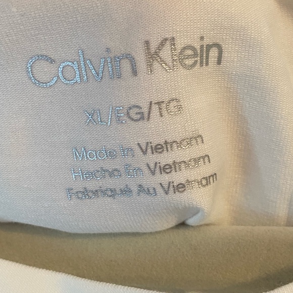 Calvin Klein Tee XL Women’s Large White Silver & Black metallic Graphic Logo NWT - Picture 7 of 9